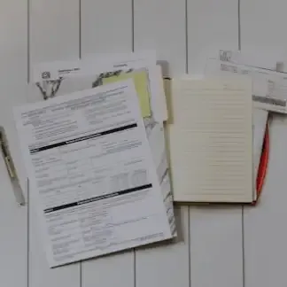 Offerte en documenten op tafel