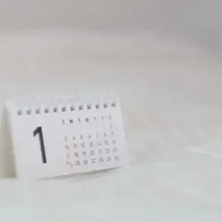 Kalender die de planning van de installatie toont